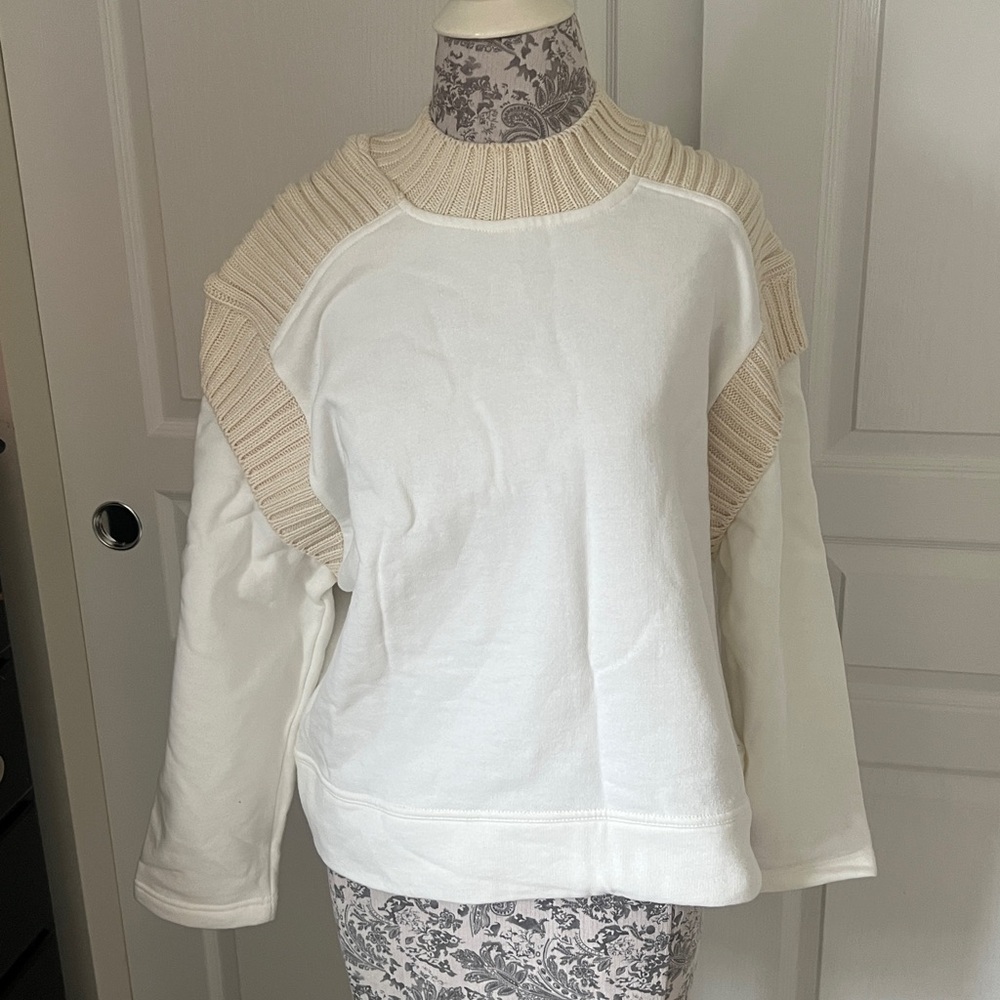 NWT. Zara White Contrast Sweatshirt. Size S.